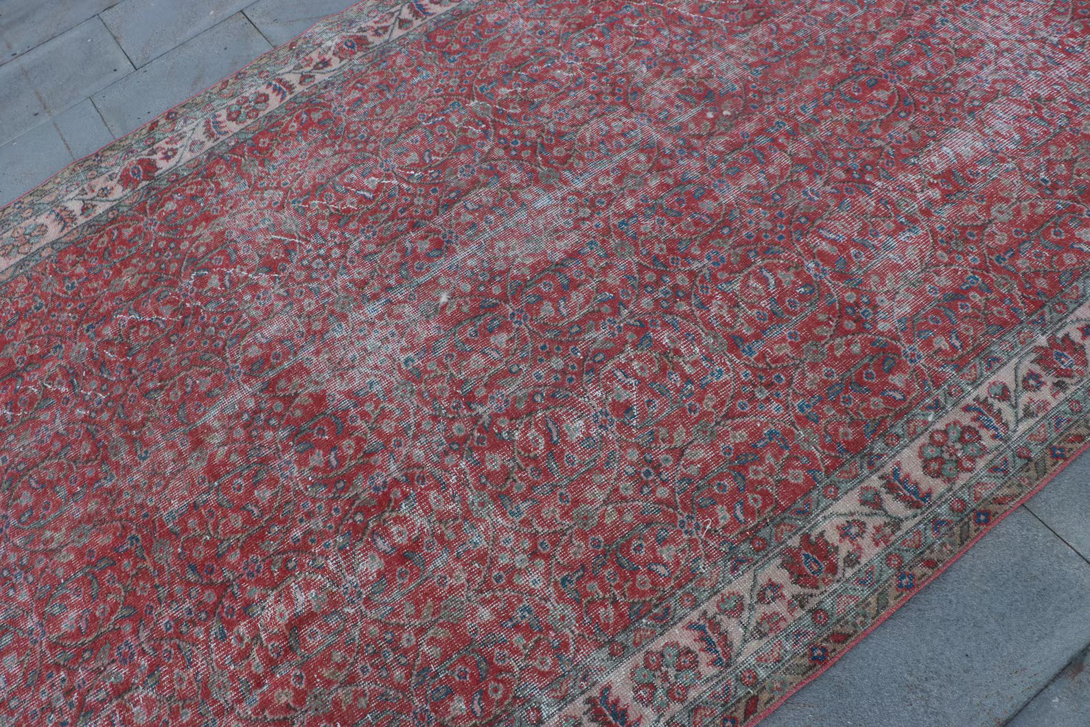 XL Vintage Turkish Accent Area rug 5.5 x 9.6 ft