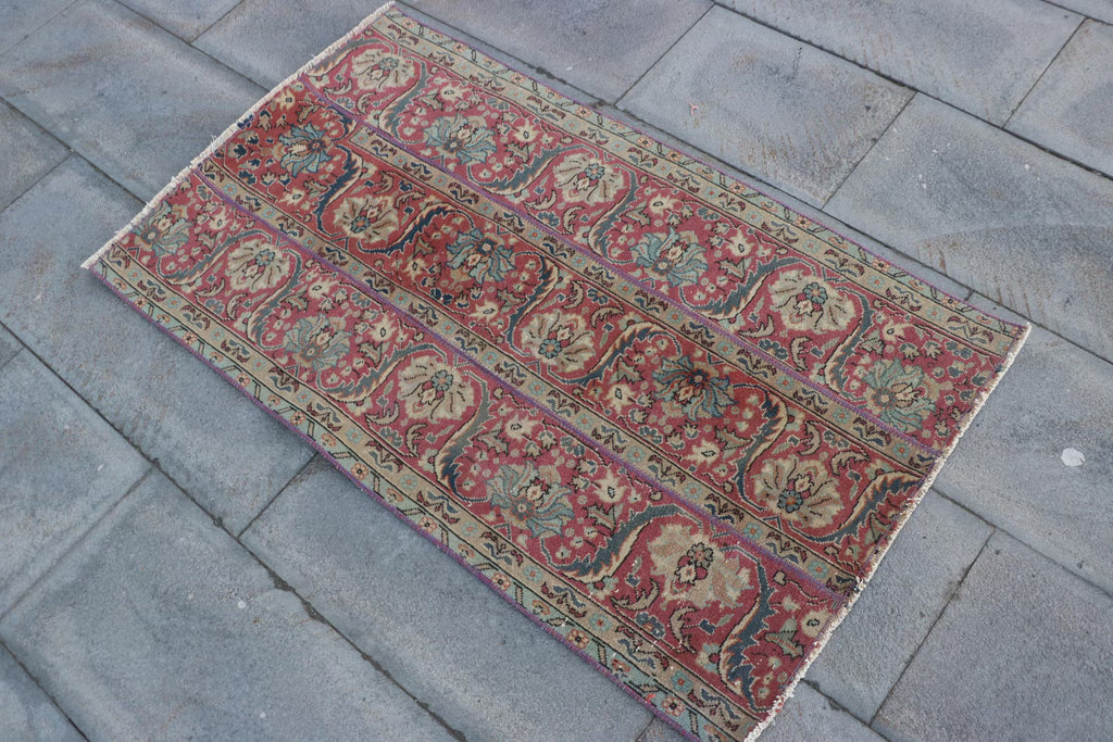 Vintage Turkish Accent Area rug 2.3 x 4 ft