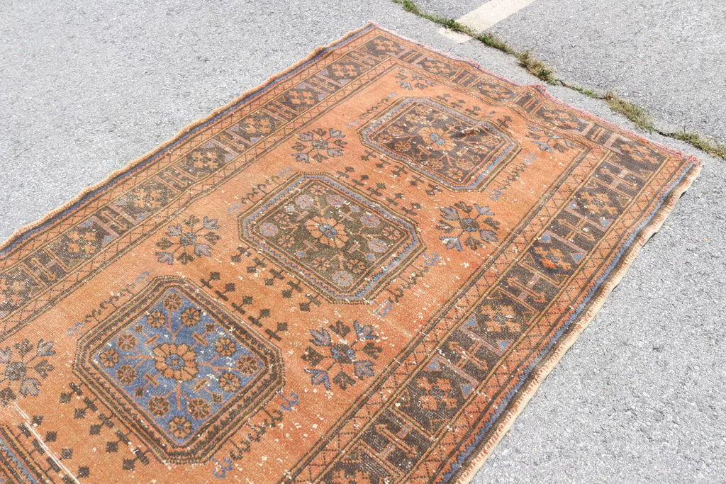 Vintage Turkish Accent Area rug 4.7 x 10.7 ft