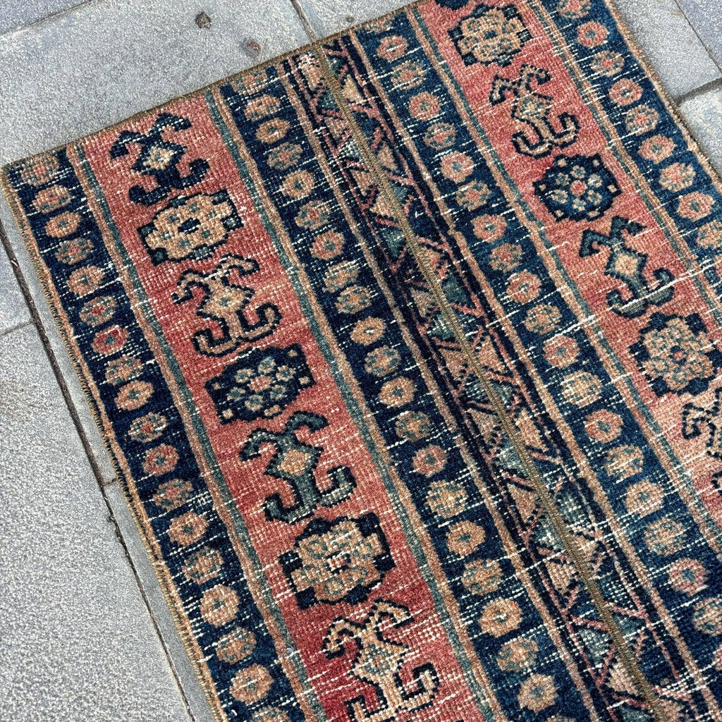 Vintage Turkish Mini Rug 1.7 x 2.5 ft