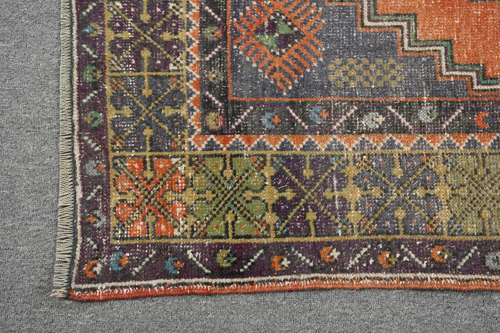 Vintage Turkish Accent Area rug 3.5 x 6.5 ft