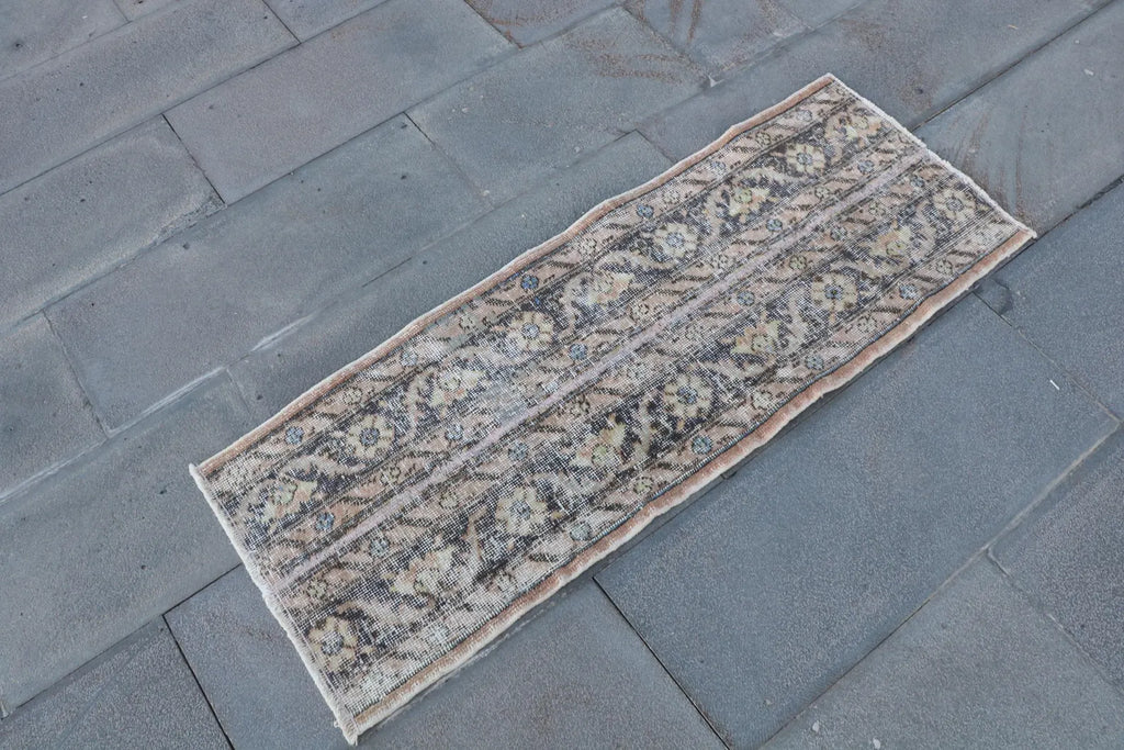 Vintage Turkish Runner Rug 1.5 x 4.2 ft