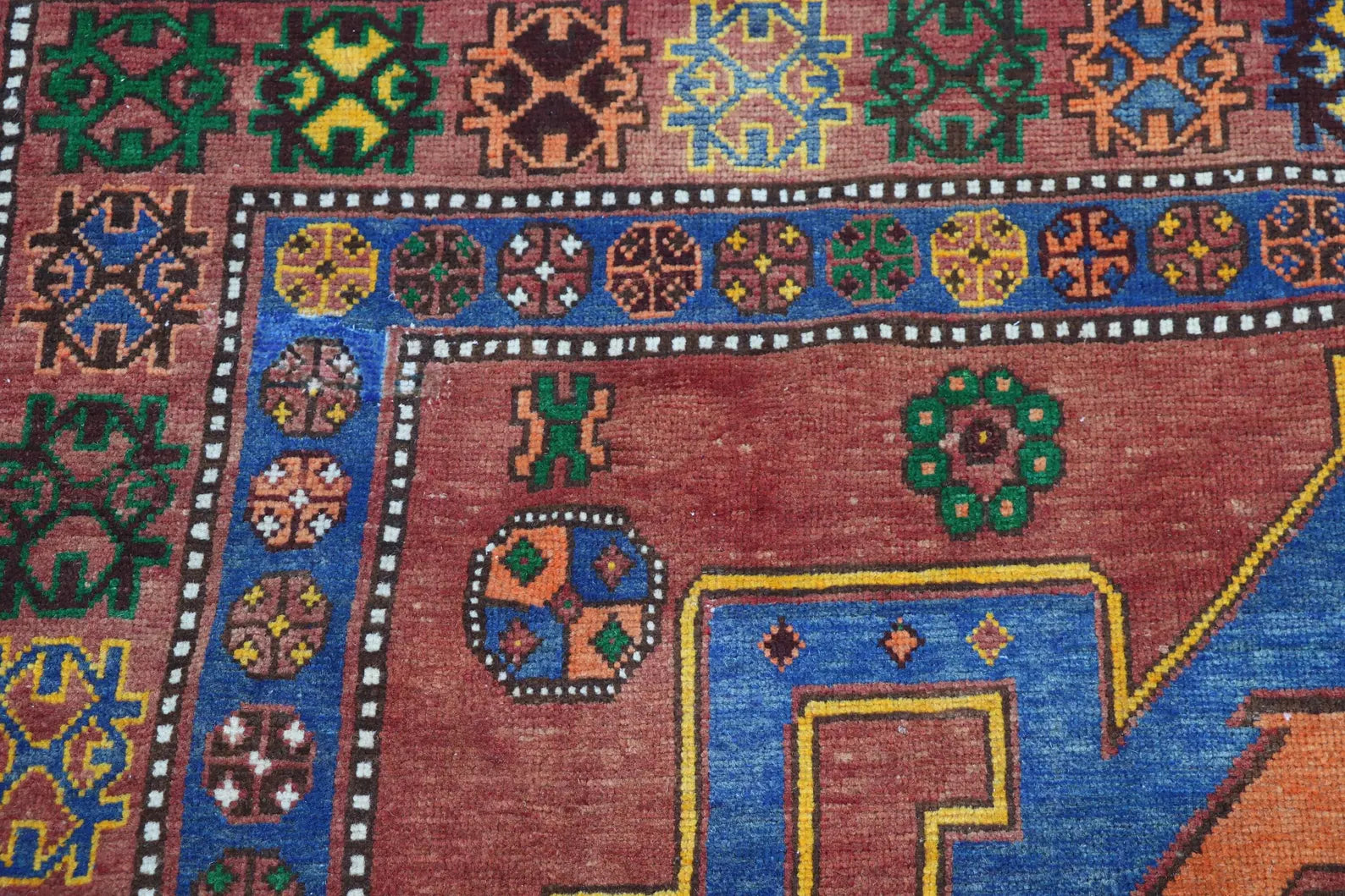 XL Vintage Turkish Accent Area Rug 5.4 x 9.9 ft