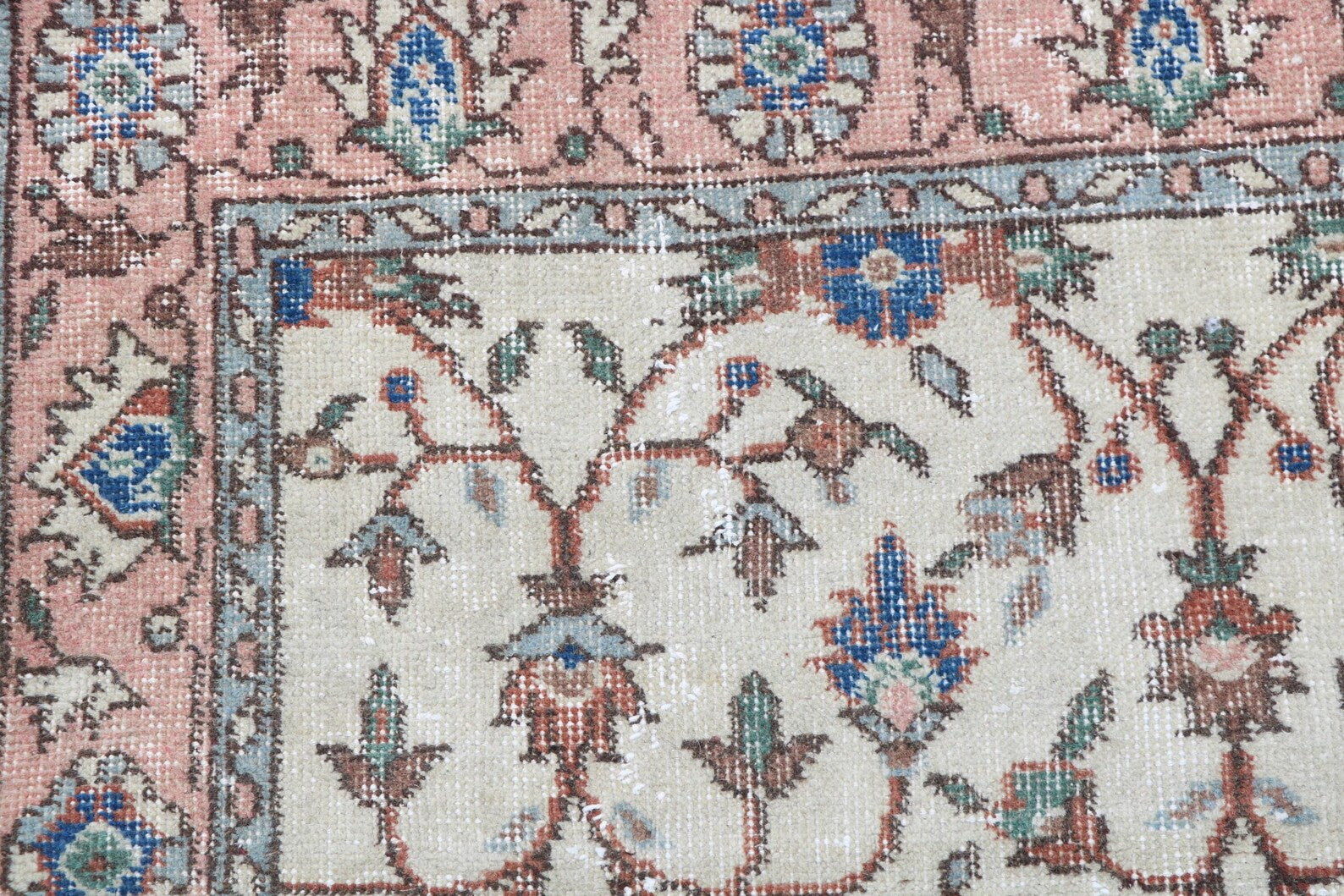 Vintage Turkish Accent Area rug 3.8 x 6.6 ft