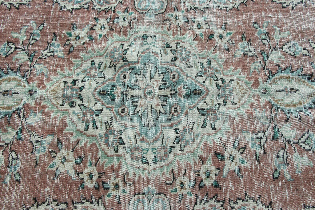 Vintage Turkish Accent Area rug 4.5 x 8.2 ft