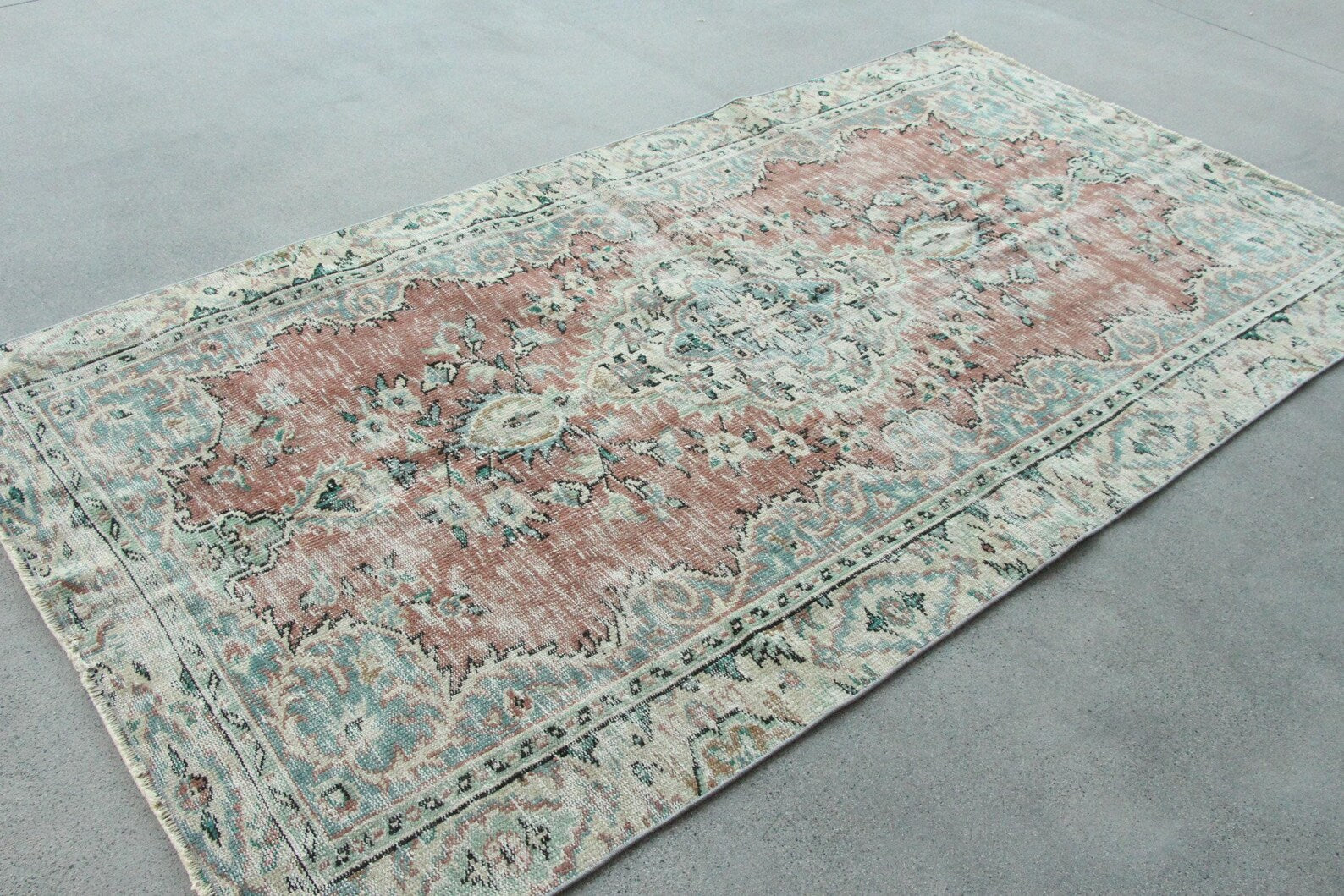 Vintage Turkish Accent Area rug 4.5 x 8.2 ft