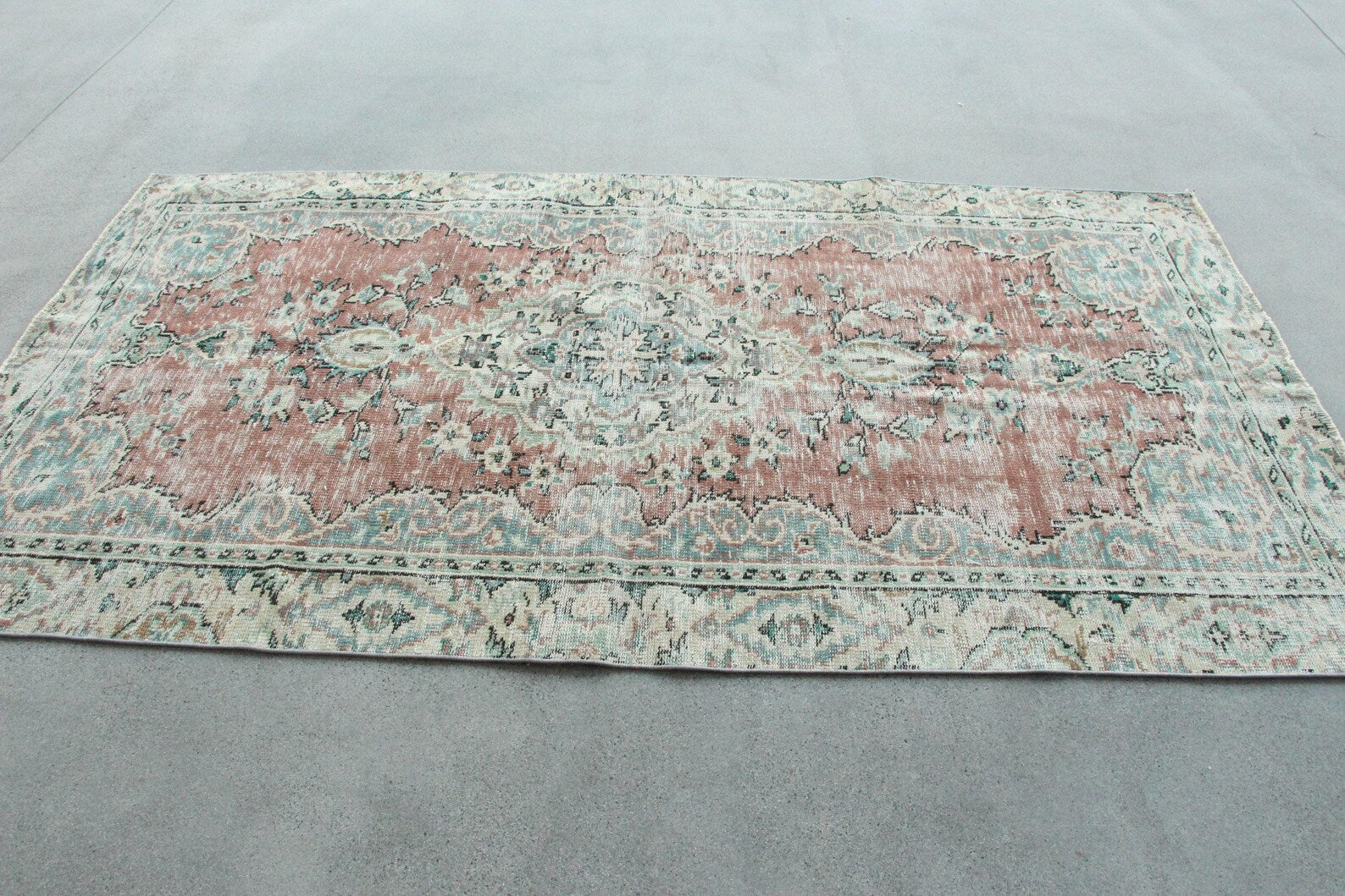 Vintage Turkish Accent Area rug 4.5 x 8.2 ft
