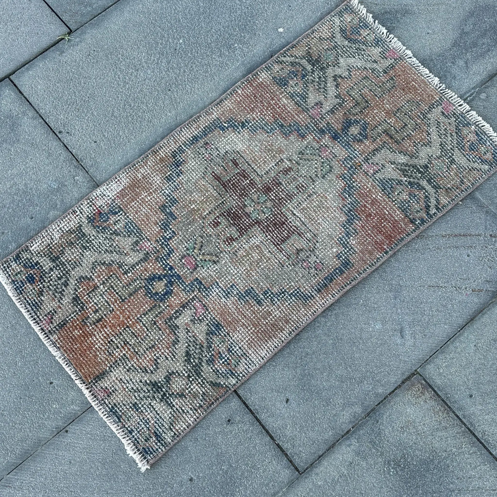 Vintage Turkish Mini Rug 1.4 x 2.8 ft
