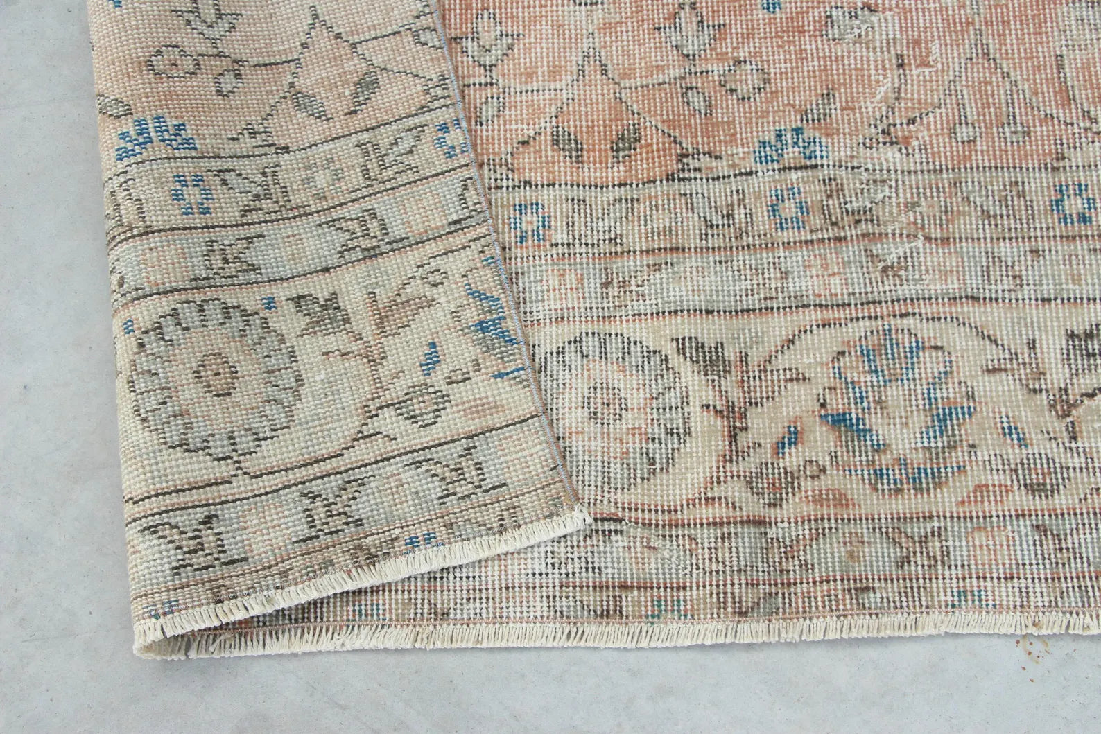 Vintage Turkish Accent Area rug 4.4 x 9.9 ft