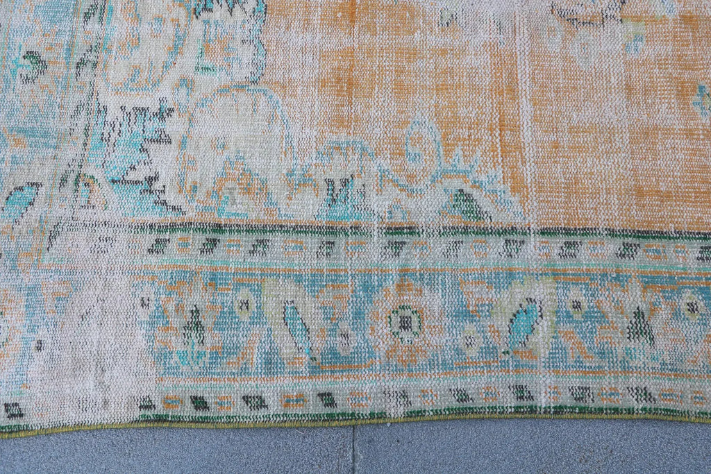 XL Vintage Turkish Accent Area rug 5.8 x 9.3 ft