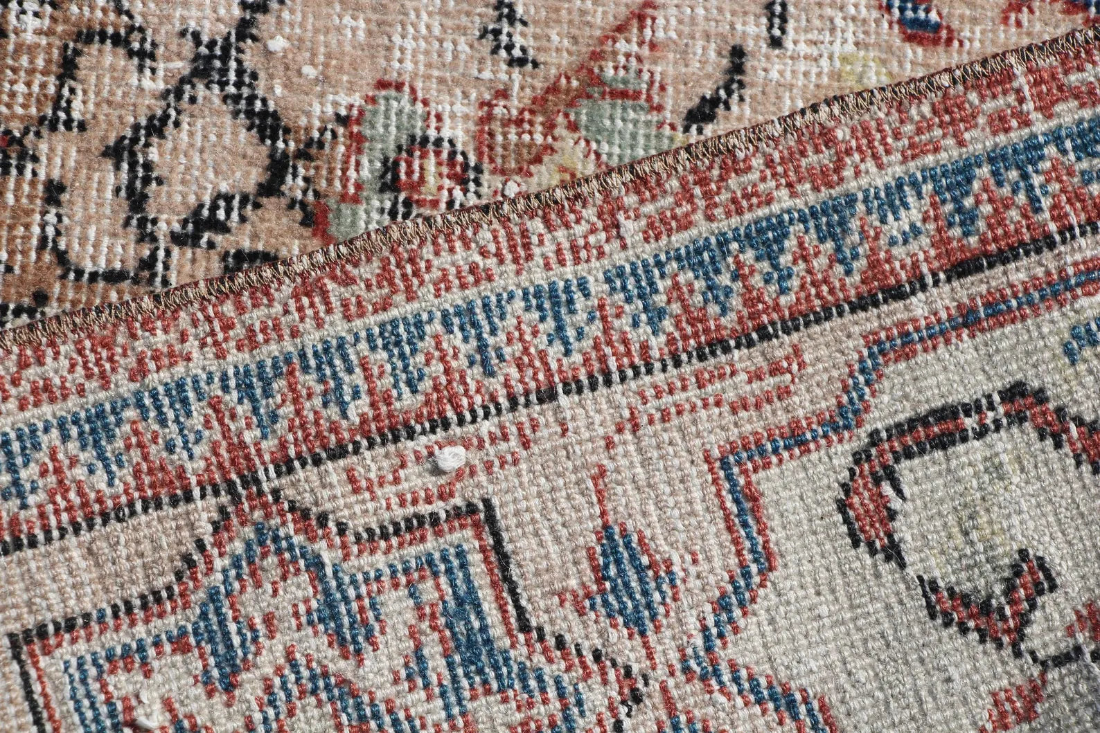 XL Vintage Turkish Accent Area Rug 6.1 x 9.9 ft