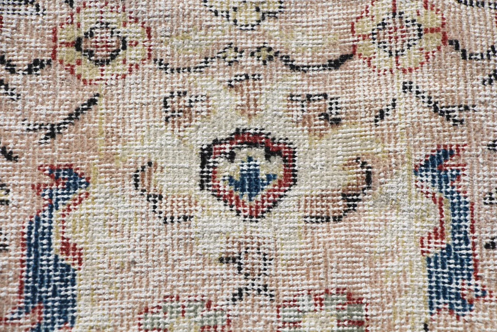 XL Vintage Turkish Accent Area Rug 6.1 x 9.9 ft