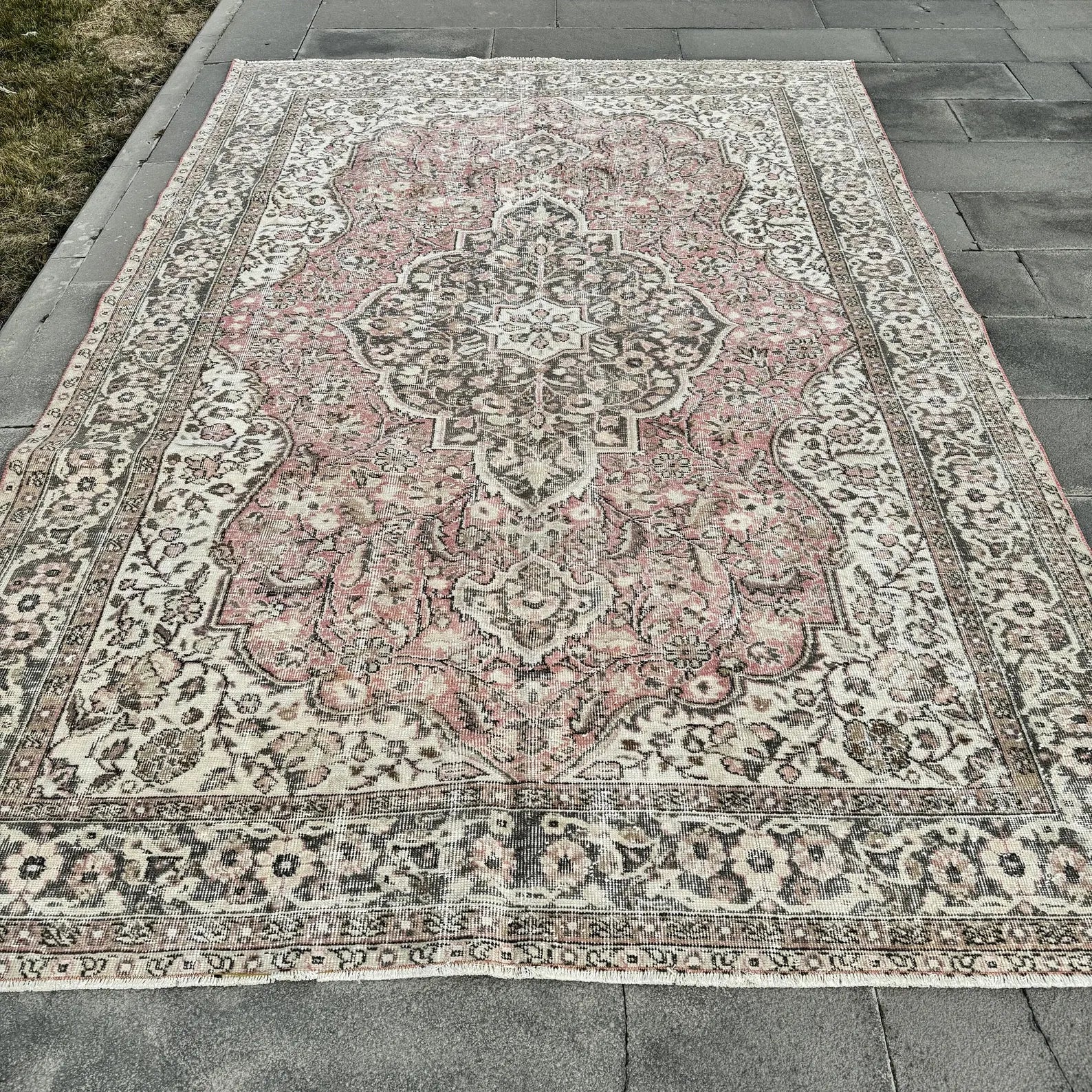 XL Vintage Turkish Accent Area Rug 6.6 x 9.9 ft