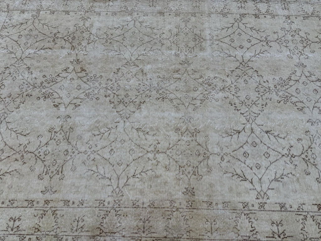 XL Vintage Turkish Accent Area Rug 5.2 x 8.8 ft