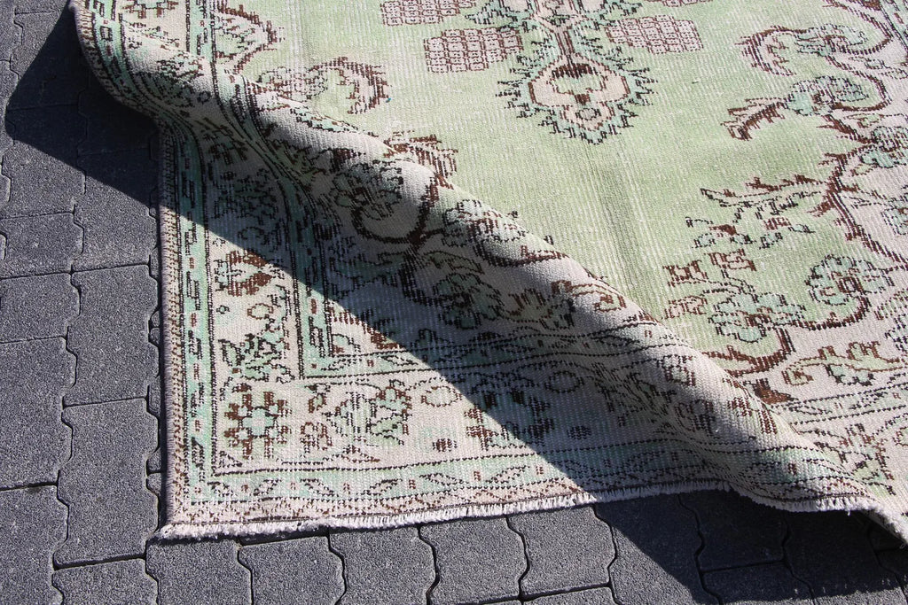 Vintage Turkish Accent Area rug 5.1 x 8.2 ft