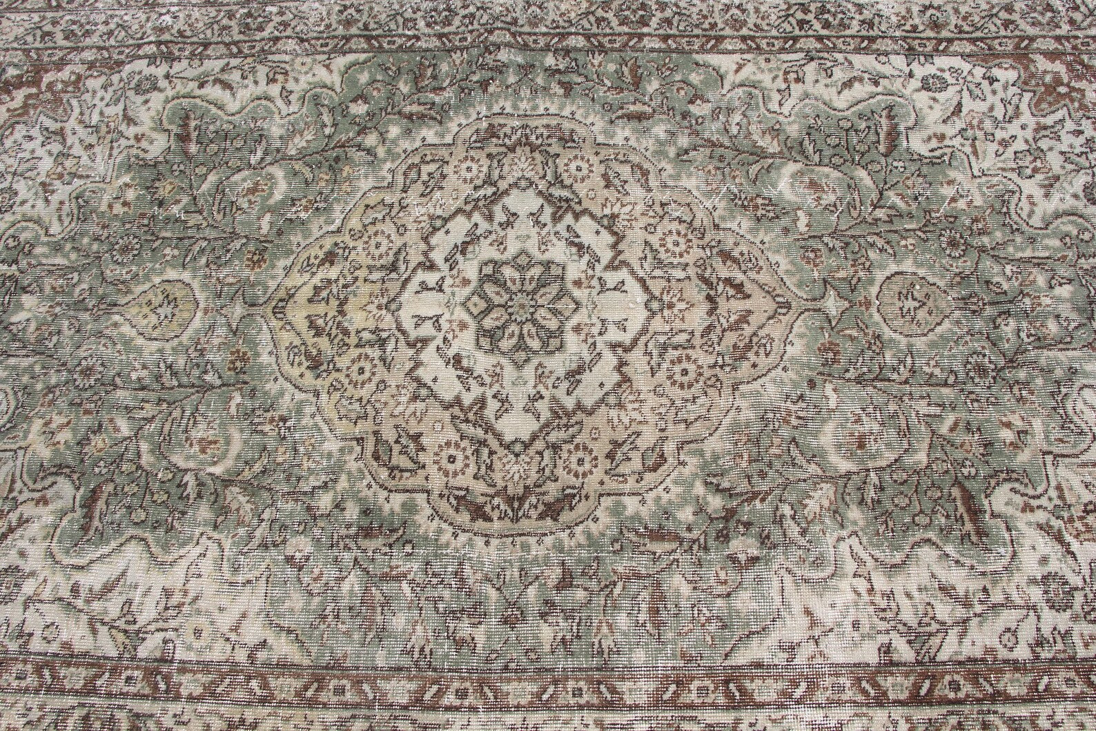 Vintage Turkish Accent Area rug 4.9 x 8 ft