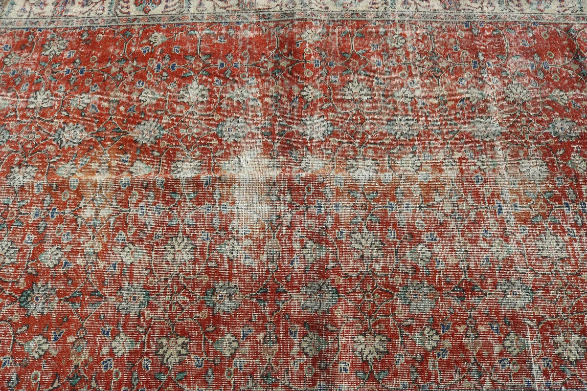 Vintage Turkish Accent Area rug 4.7 x 8 ft
