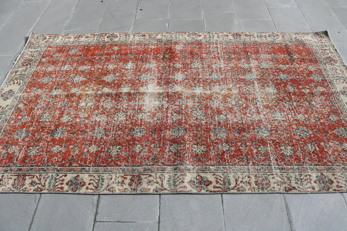 Vintage Turkish Accent Area rug 4.7 x 8 ft