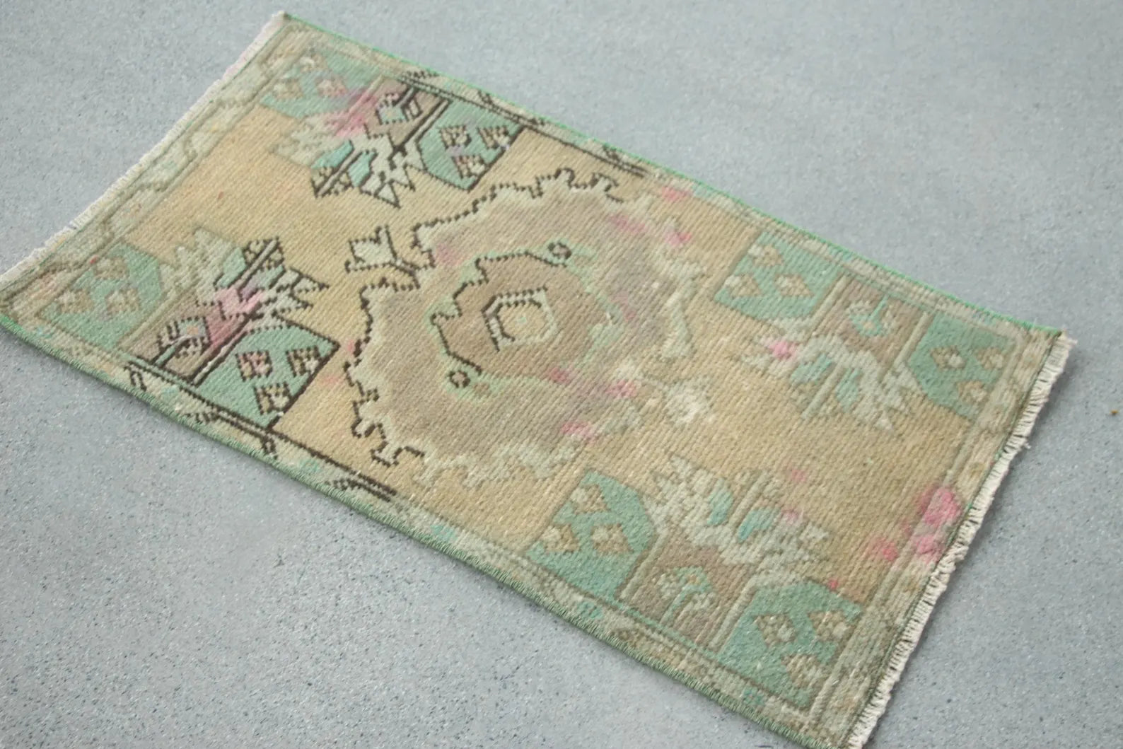 Vintage Turkish Mini Rug 1.5 x 2.7 ft