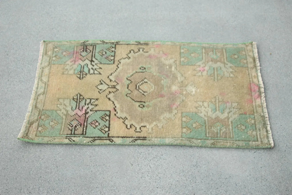 Vintage Turkish Mini Rug 1.5 x 2.7 ft