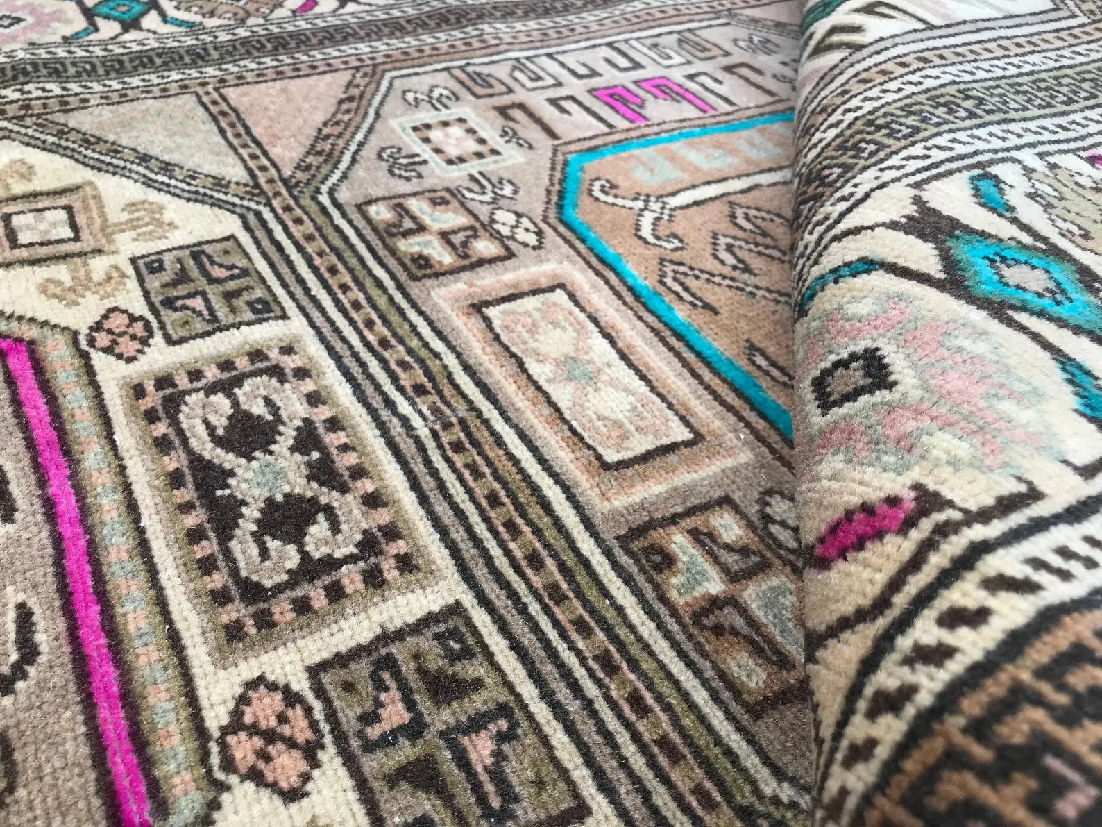 Vintage Turkish Accent Area rug 3.3 x 5.1 ft
