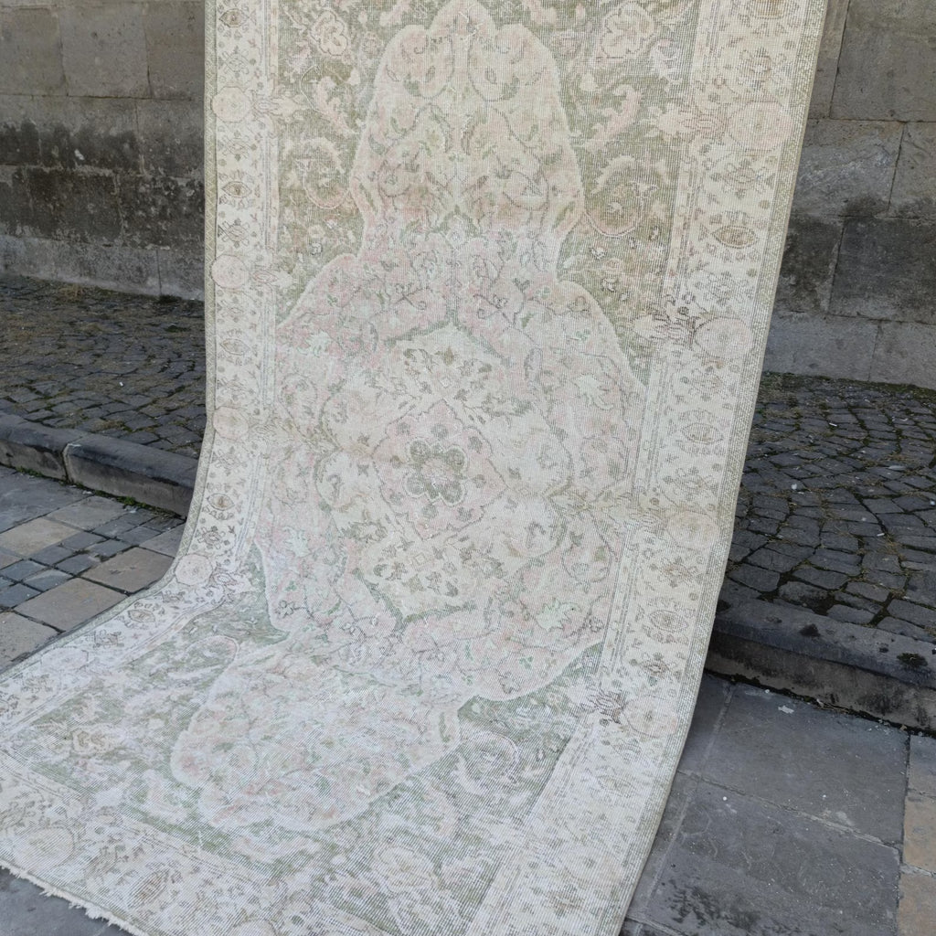 Vintage Turkish Accent Area rug 4 x 8.2 ft