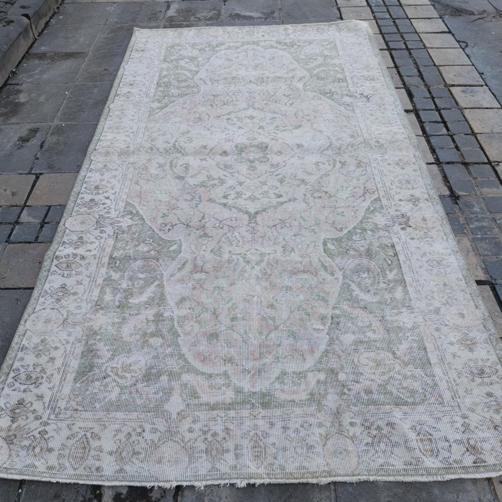 Vintage Turkish Accent Area rug 4 x 8.2 ft