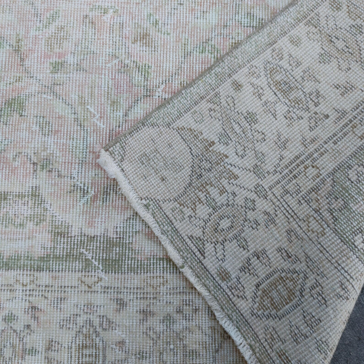 Vintage Turkish Accent Area rug 4 x 8.2 ft