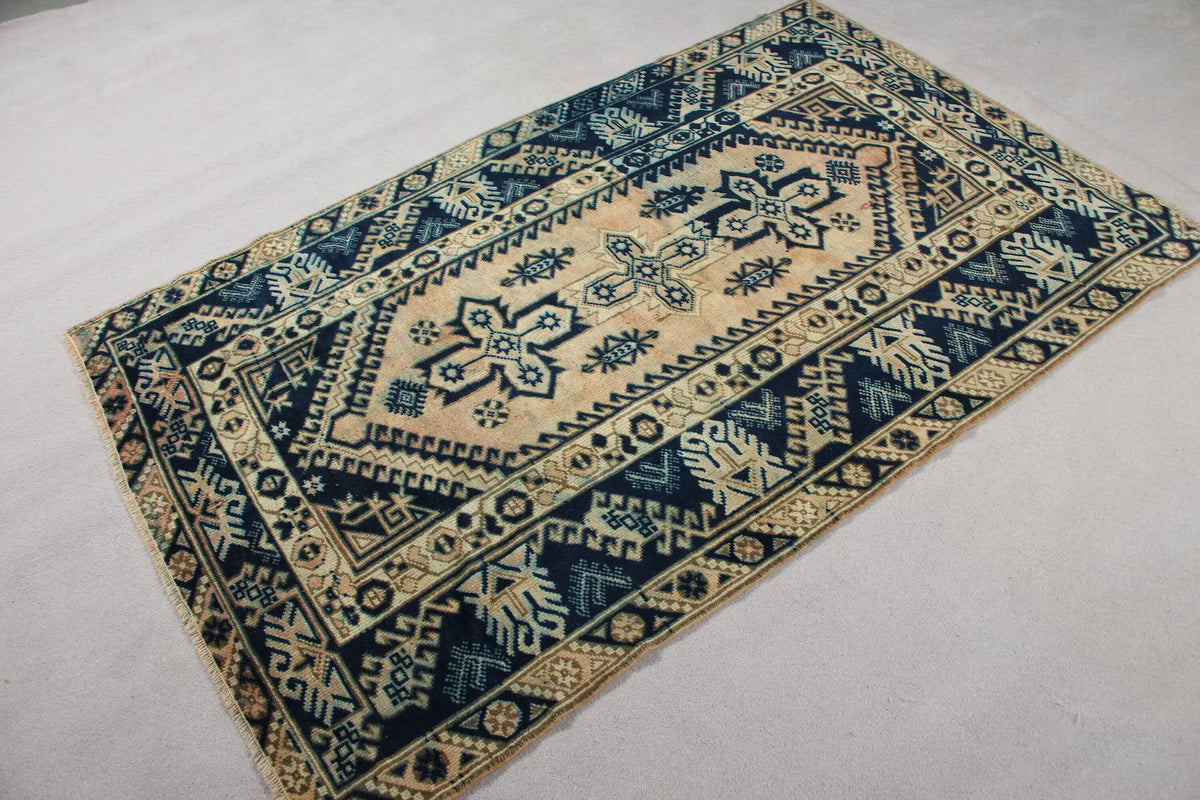 Vintage Turkish Accent Area rug 3.9 x 6.4 ft