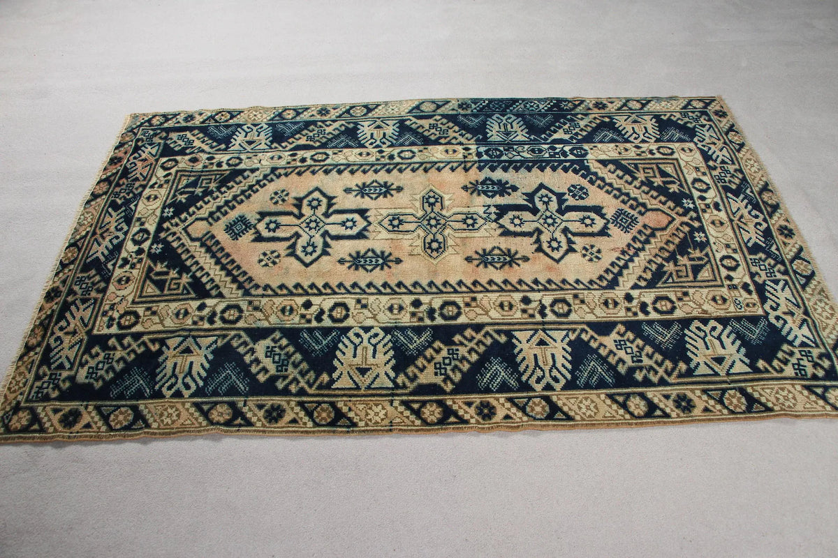 Vintage Turkish Accent Area rug 3.9 x 6.4 ft
