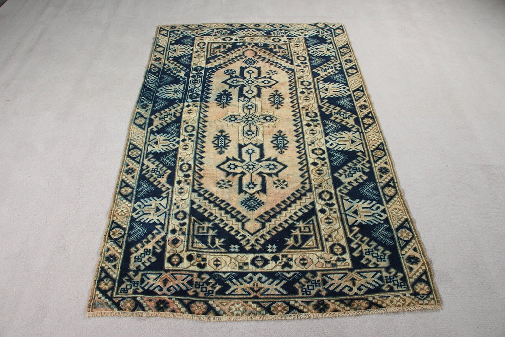 Vintage Turkish Accent Area rug 3.9 x 6.4 ft