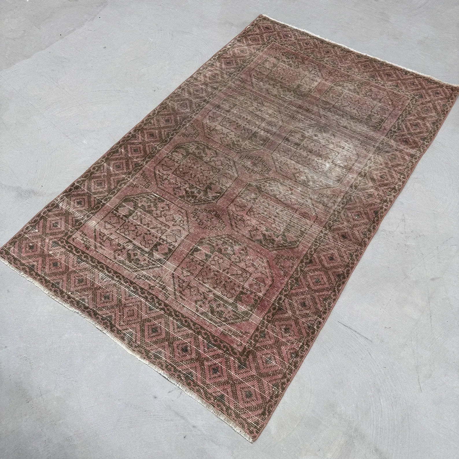 Vintage Turkish Accent Area rug 3.6 x 5.8 ft