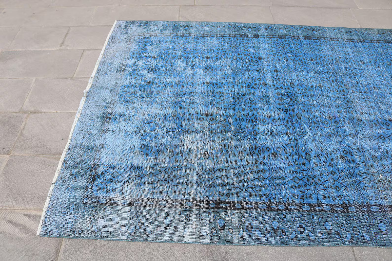 XL Vintage Turkish Accent Area Rug 5.4 x 9.7 ft