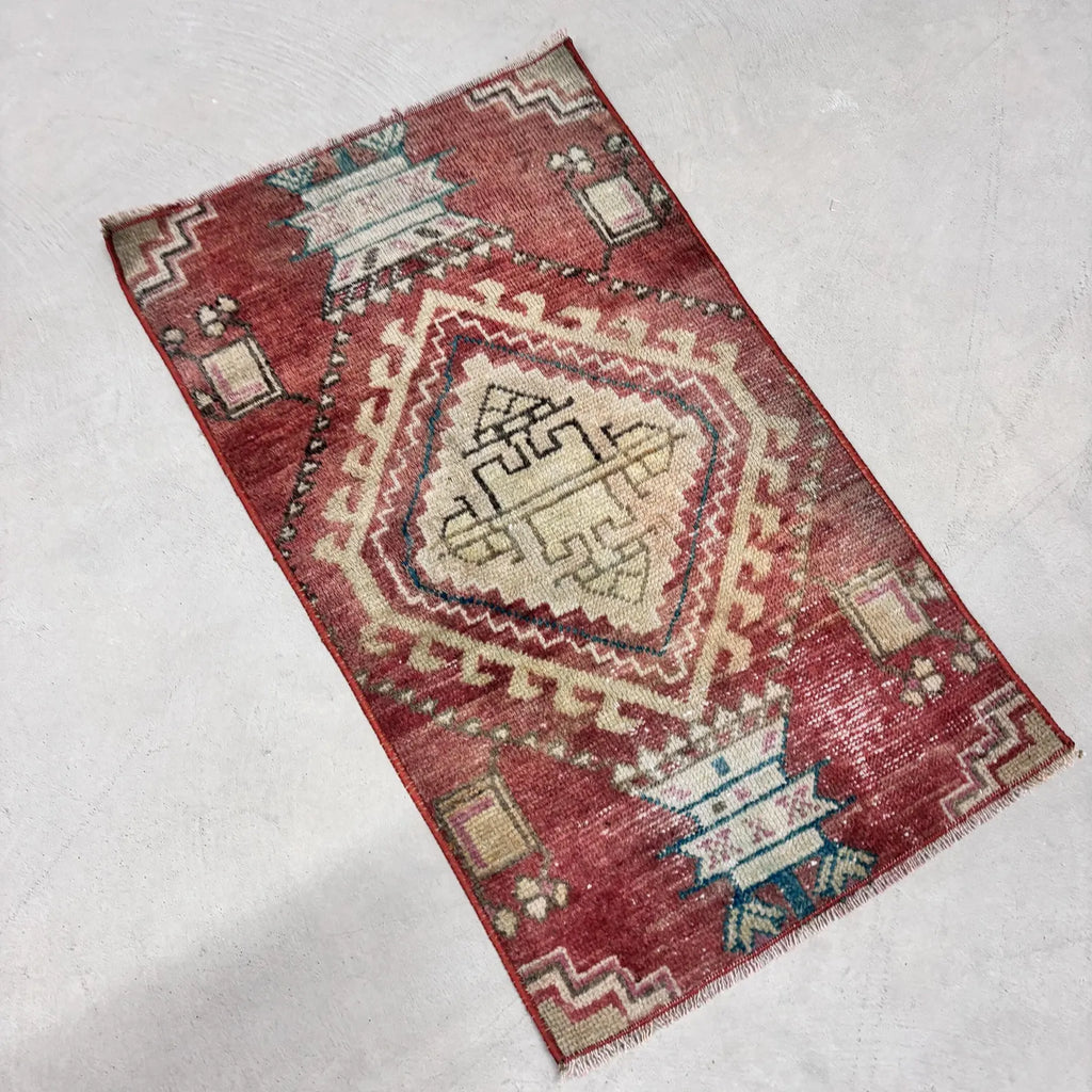 Vintage Turkish Mini Rug 1.5 x 2.7 ft