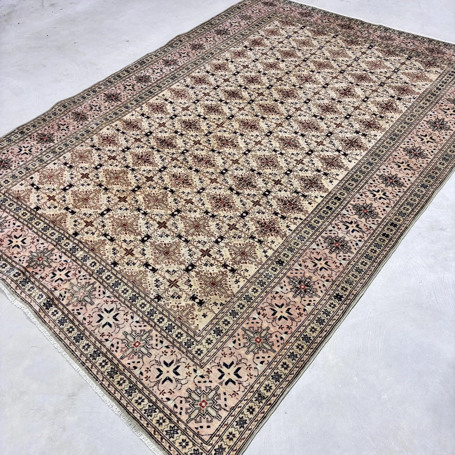 XL Vintage Turkish Accent Area Rug 6.5 x 9.2 ft