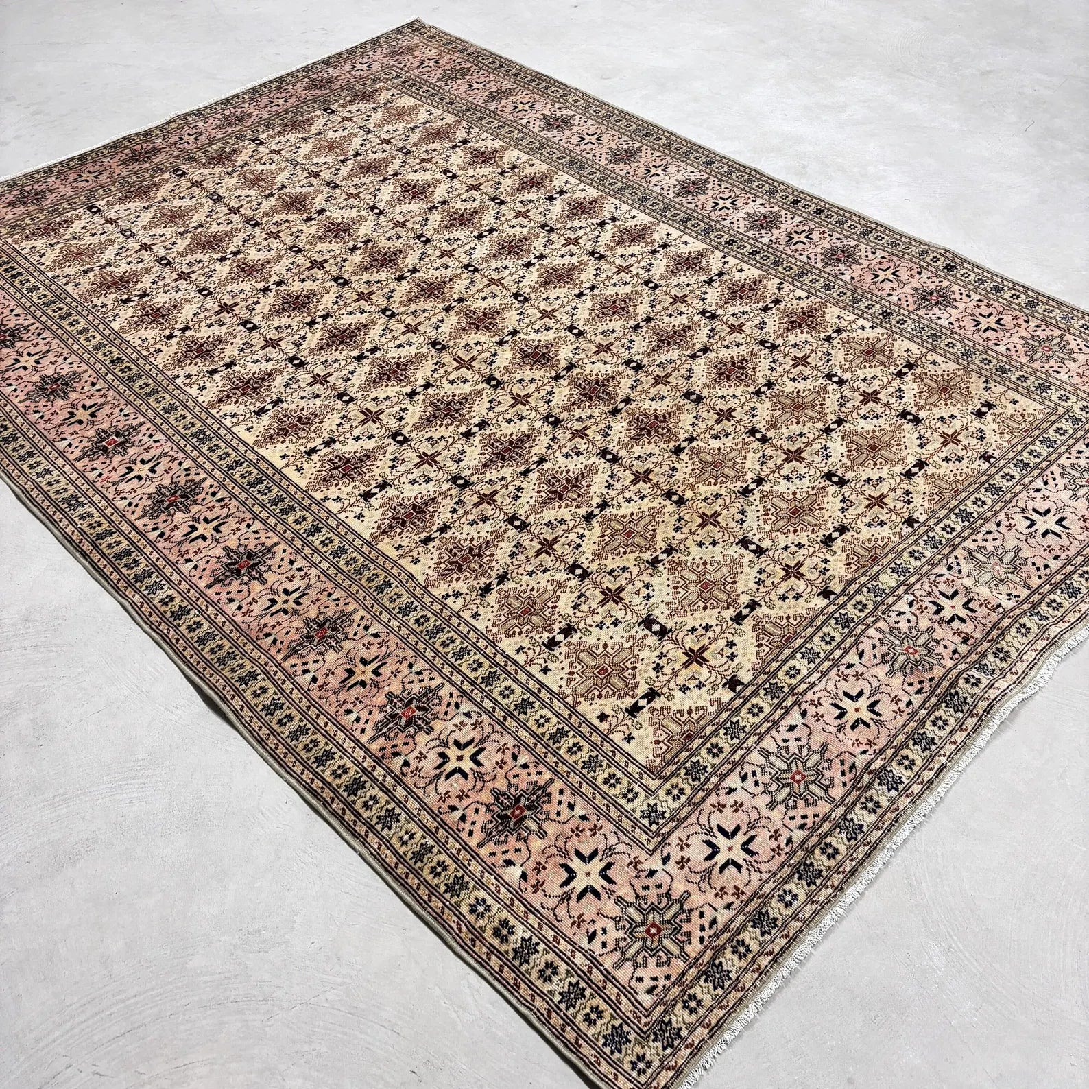 XL Vintage Turkish Accent Area Rug 6.5 x 9.2 ft