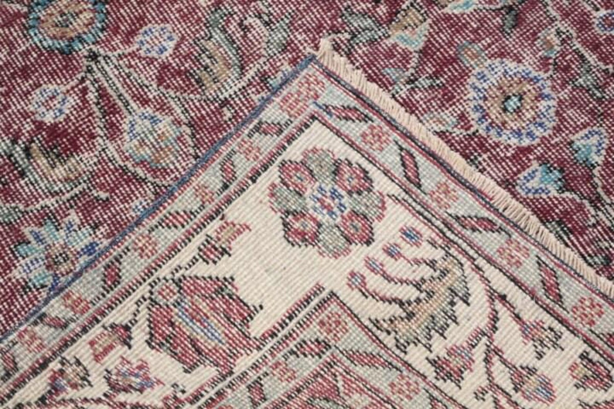 XL Vintage Turkish Accent Area Rug 5.3 x 8.6 ft