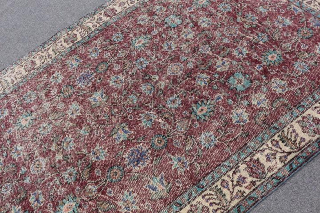 XL Vintage Turkish Accent Area Rug 5.3 x 8.6 ft