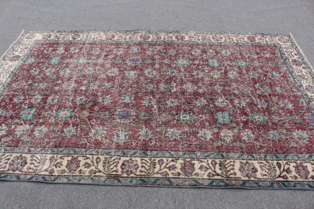 XL Vintage Turkish Accent Area Rug 5.3 x 8.6 ft
