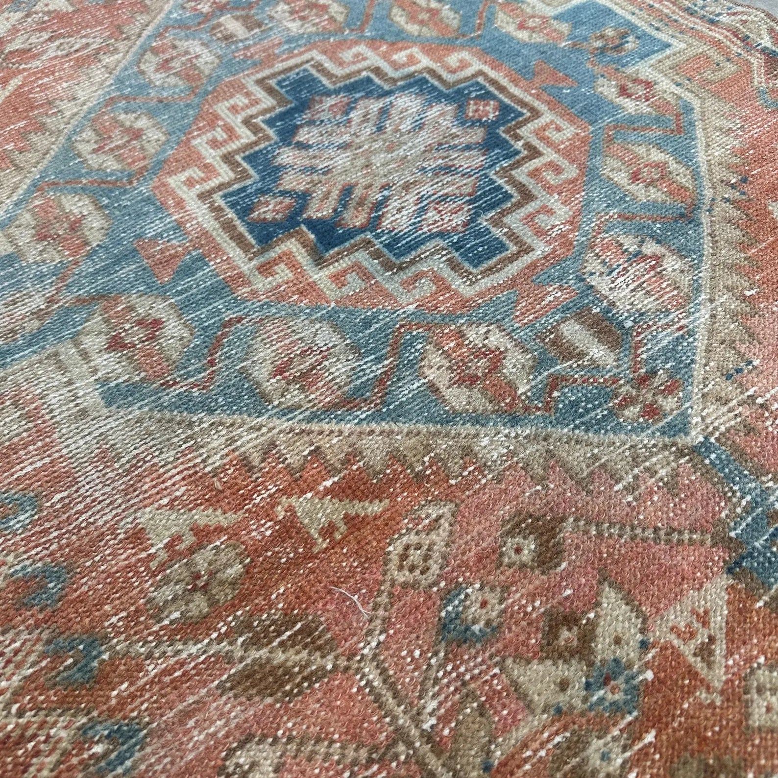 Vintage Turkish Accent Area rug 2.7 x 5.6 ft
