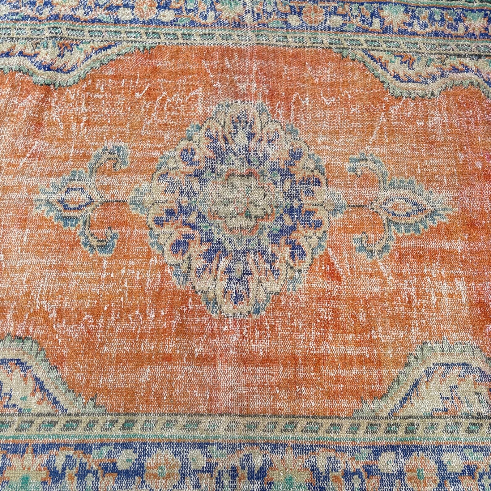 XL Vintage Turkish Accent Area rug 5.3 x 8.7 ft