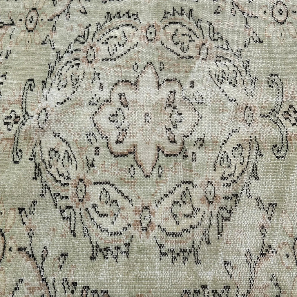 XL Vintage Turkish Accent Area Rug 6.4 x 8.7 ft
