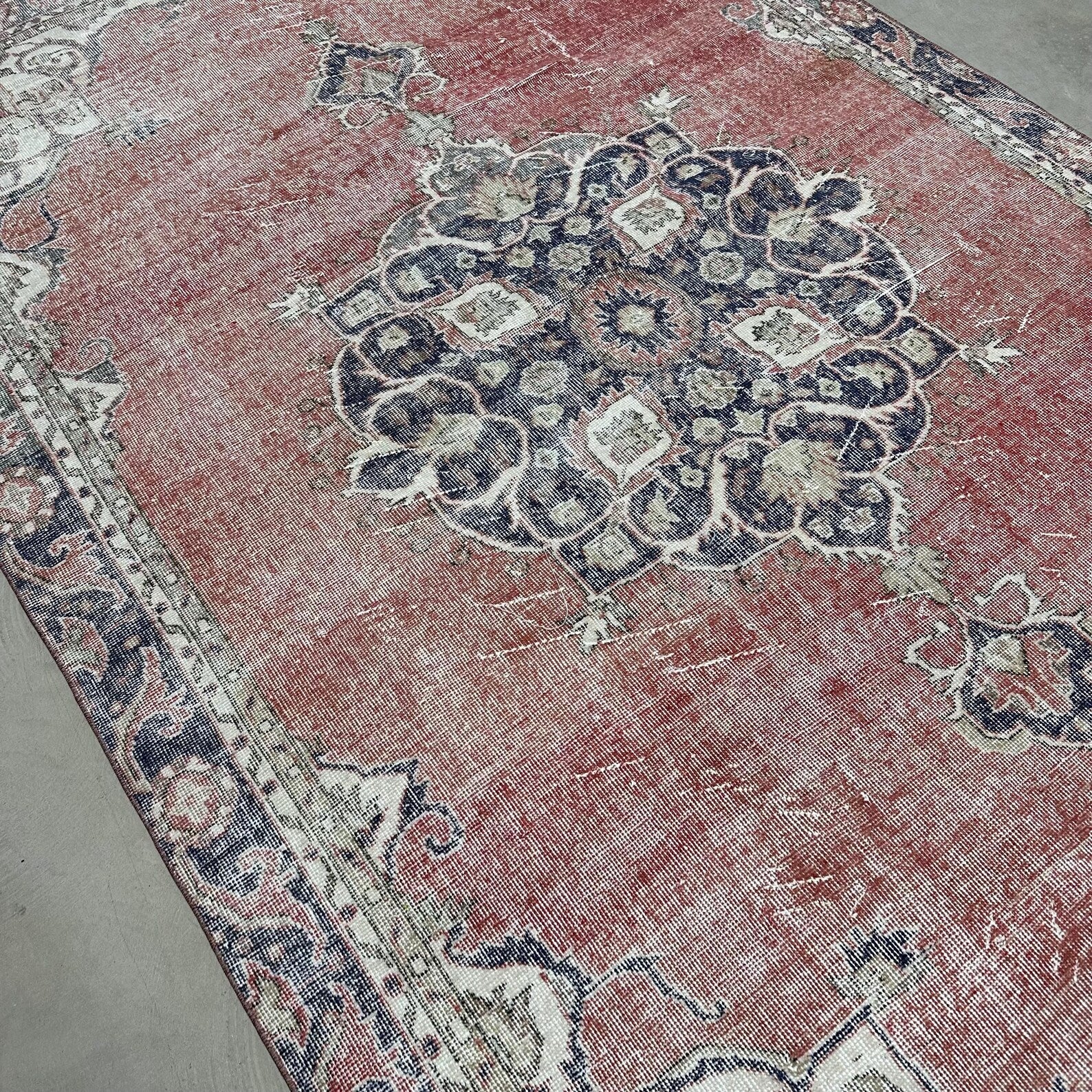 XL Vintage Turkish Accent Area Rug 6.3 x 10.2 ft ft