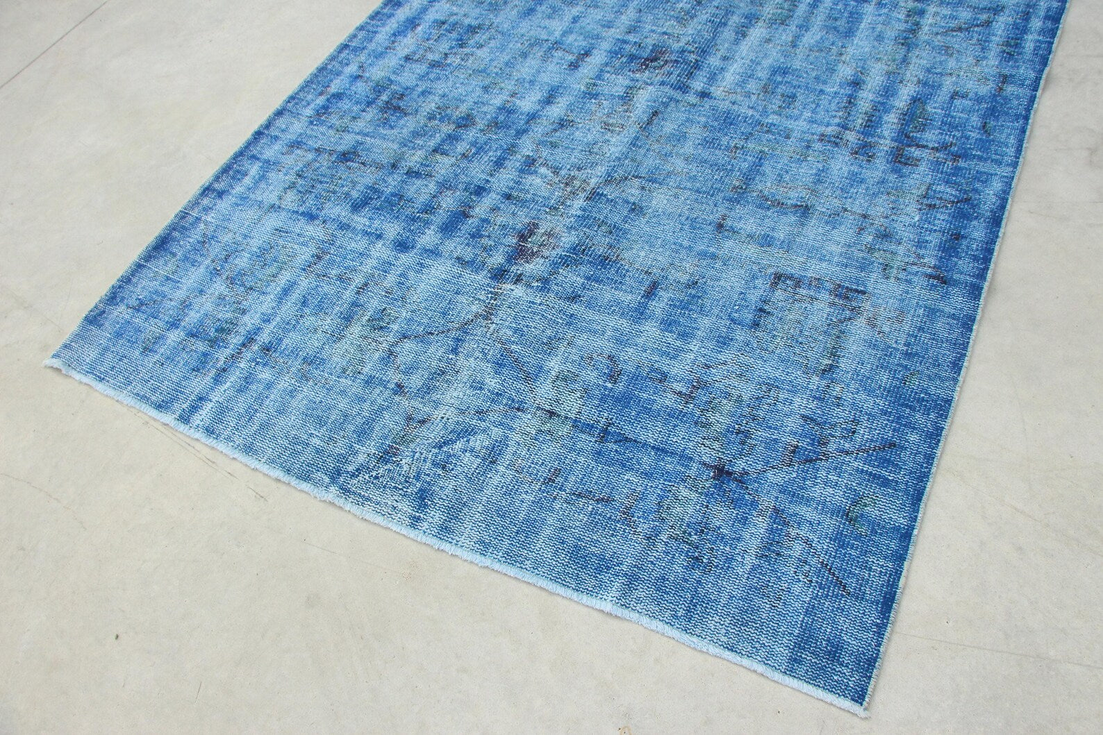 Vintage Turkish Accent Area rug 5.3 x 8.6 ft