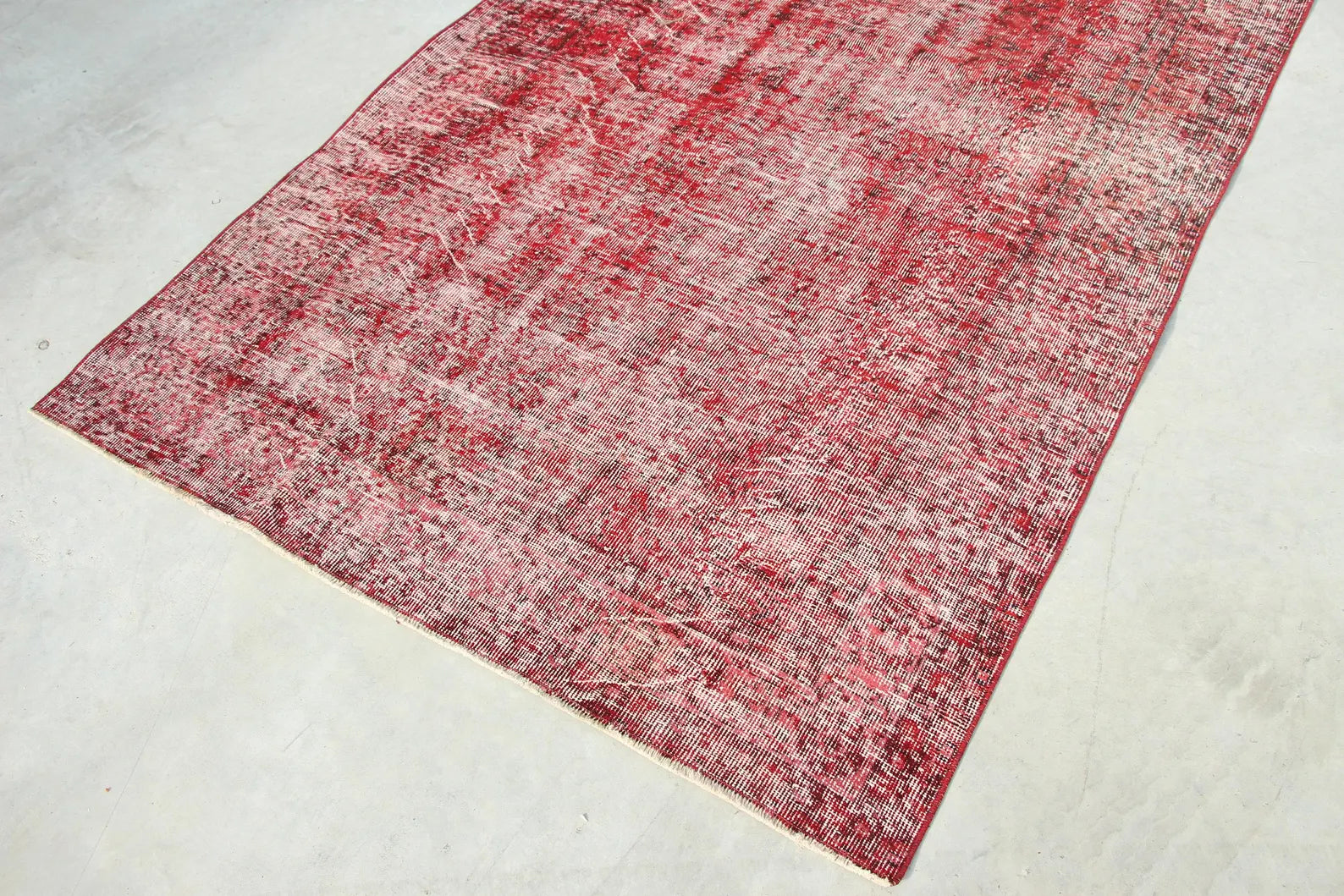Vintage Turkish Accent Area rug 4.5 x 8.3 ft