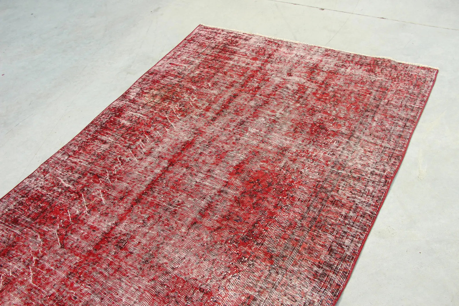 Vintage Turkish Accent Area rug 4.5 x 8.3 ft