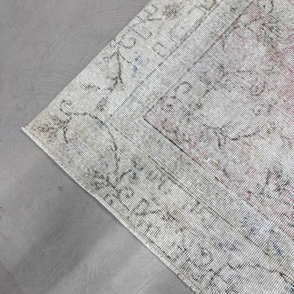 XL Vintage Turkish Accent Area Rug 6.1 x 10 ft
