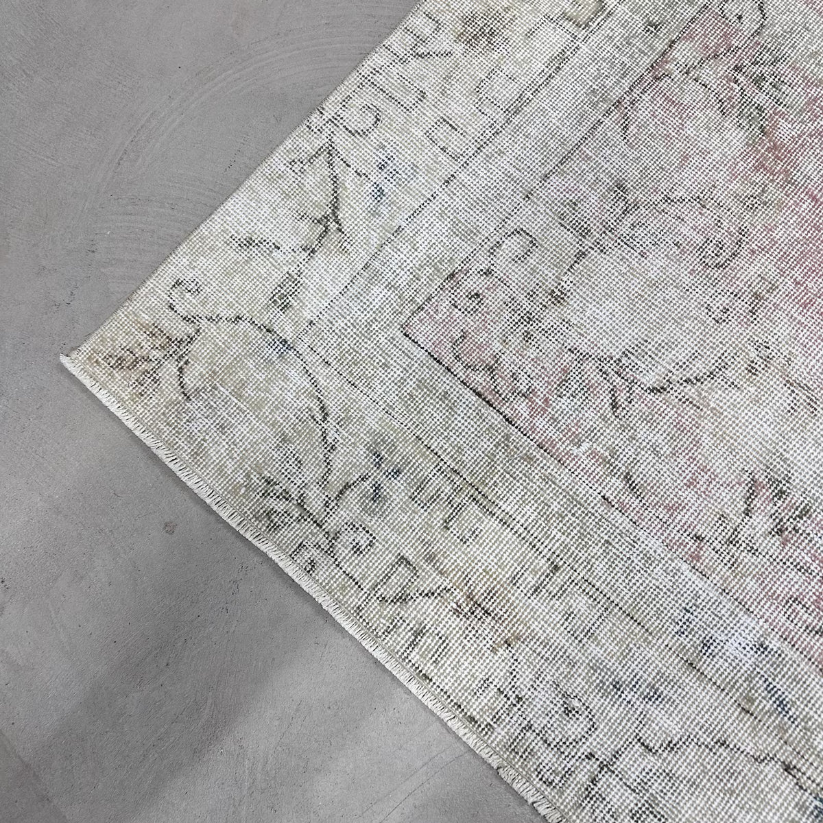 XL Vintage Turkish Accent Area Rug 6.1 x 10 ft