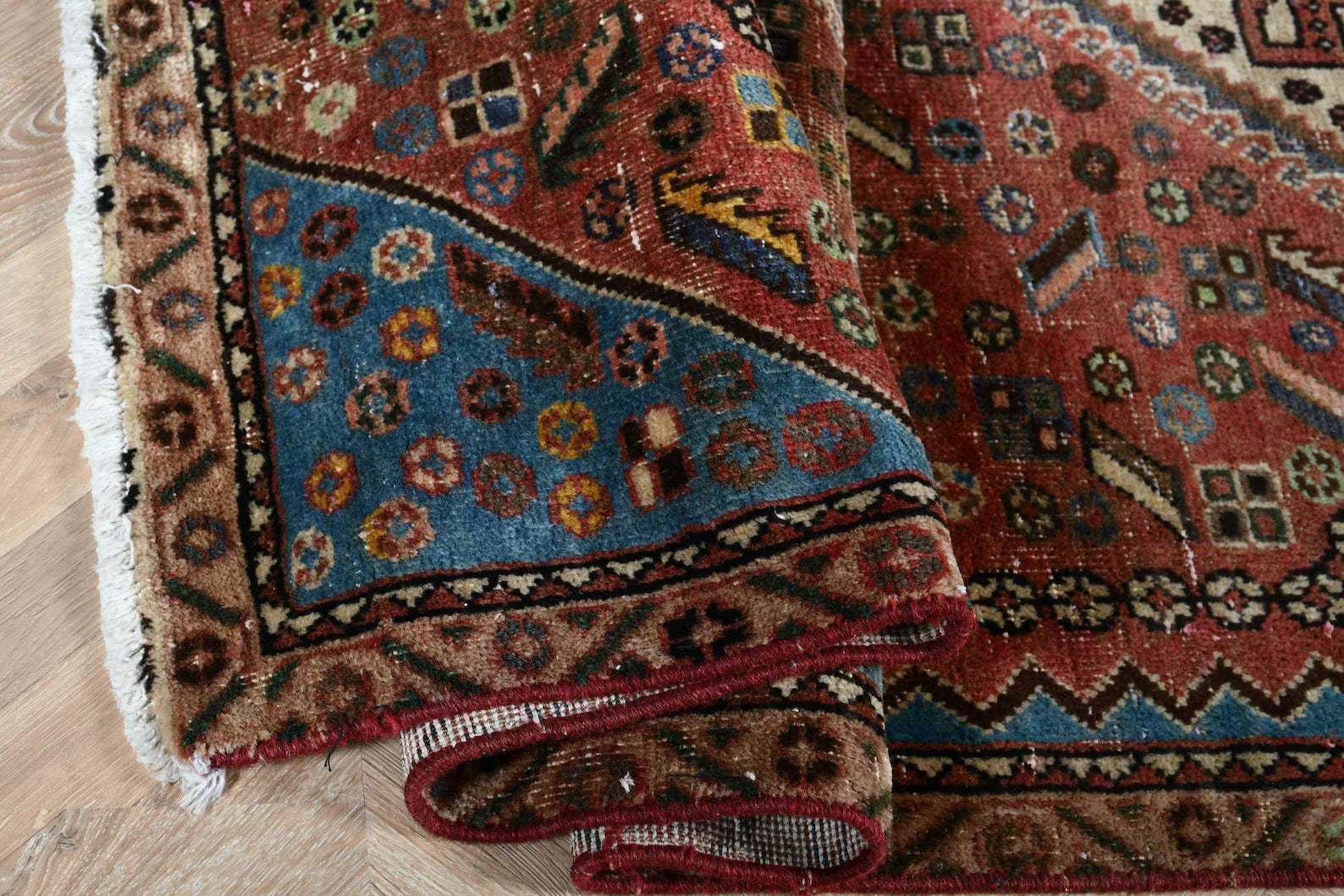 Vintage Persian Accent Area Rug 3.9 x 6.1 ft