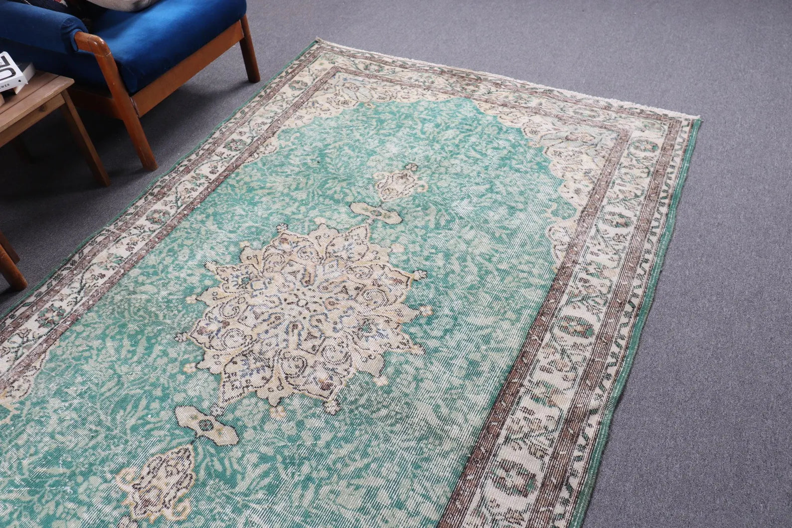 XL Vintage Turkish Accent Area Rug 5.4 x 9 ft